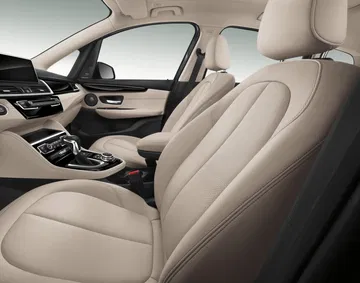 Acabados de piel y ergonomía destacan en los asientos del BMW Serie 2 Gran Tourer.