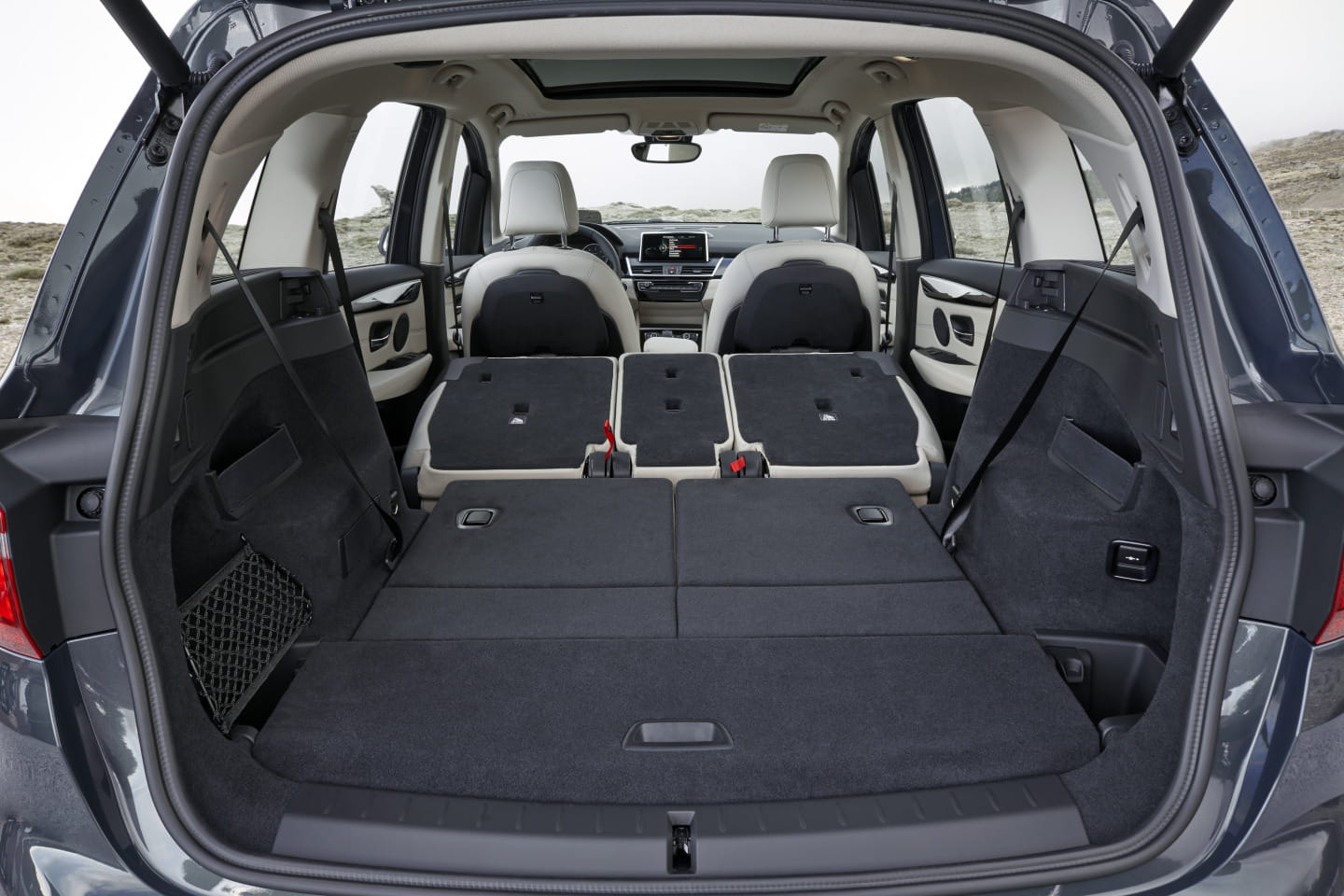 Espacioso maletero del BMW Serie 2 Gran Tourer con asientos abatidos.