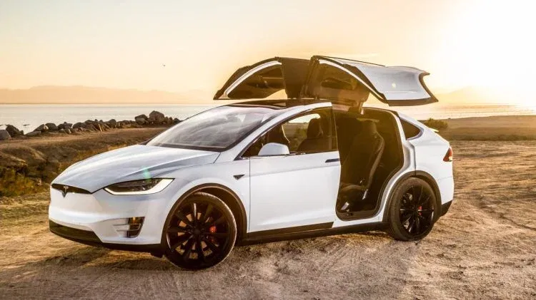 Tesla Model X 9