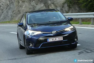 Toyota Avensis 2015