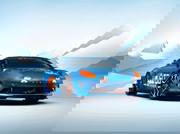 Vista angular del Alpine A120 destacando su diseño deportivo.