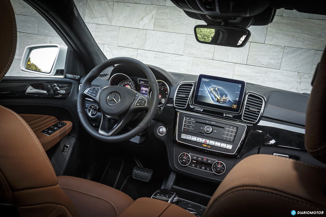 GLE 350d Coupe: Diamantweiß, Leder LUGANO Sattelbraun/Schwarz