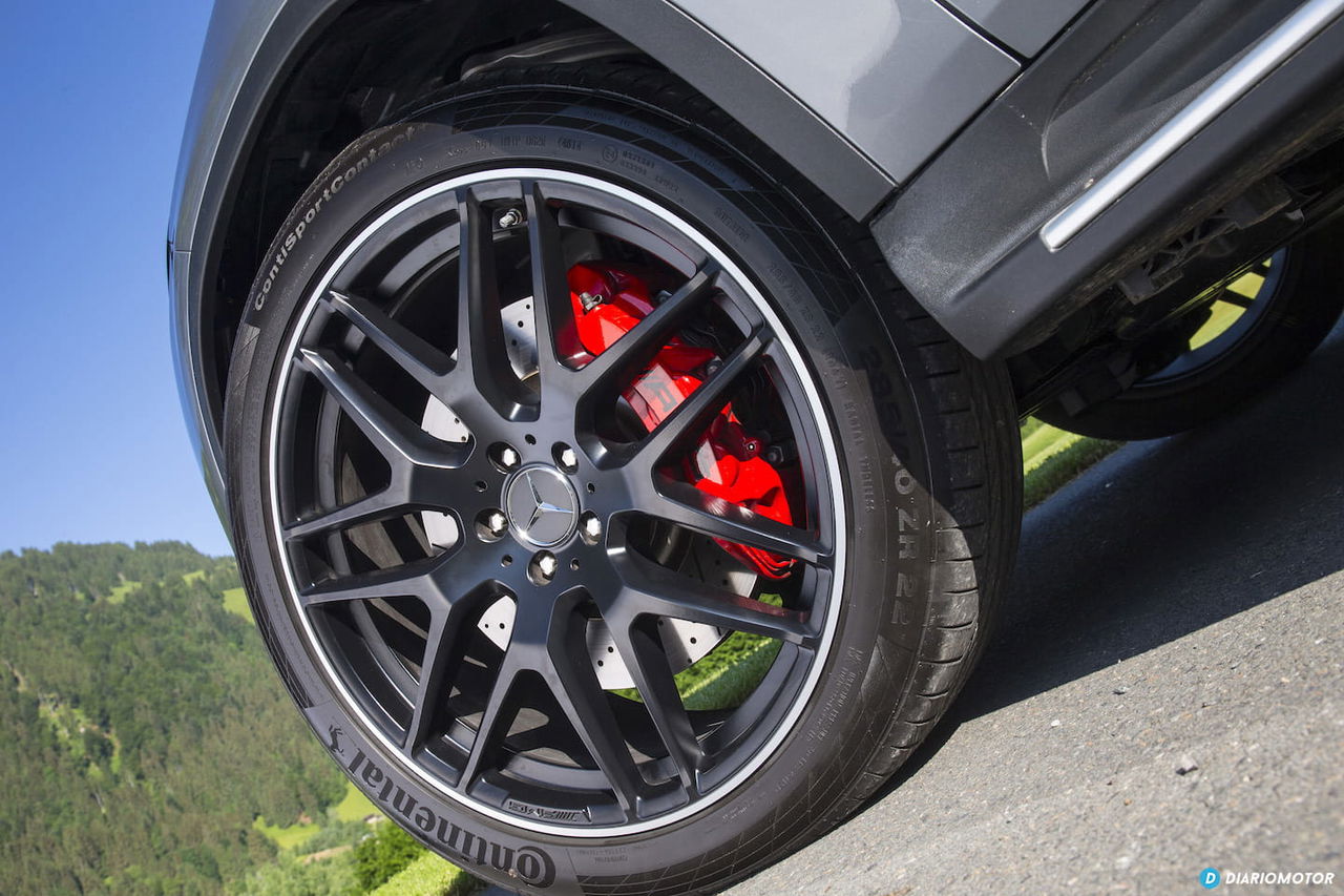 Mercedes-AMG_GLE_63S_Coupe_palladiumsilber
