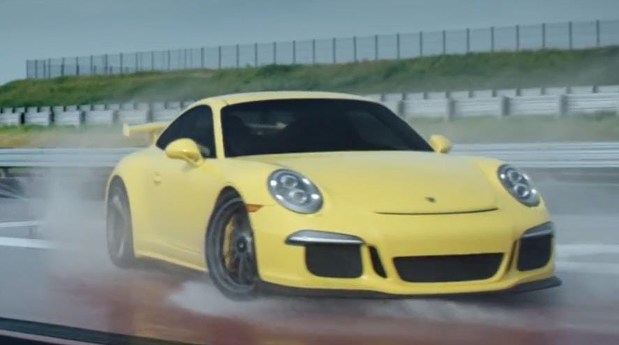 Así se hace un trompo de 360º en un Porsche 911 GT3 ¡No lo haga en su casa!