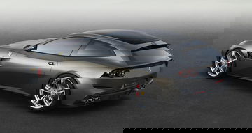 Silueta distintiva del Ferrari GTC4Lusso, vista lateral que muestra sus curvas aerodinámicas.