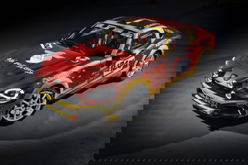 Vista superior del Abarth 124 Spider con decoración de competición.