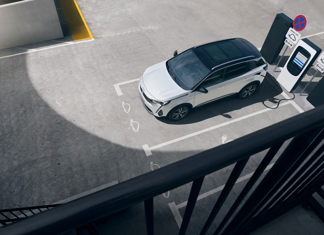 Peugeot 3008 2021 Hev Exterior 01