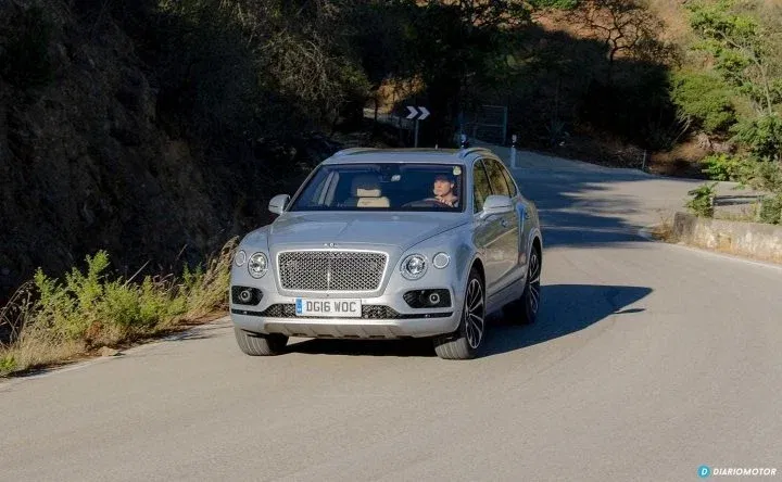 Garaje Diariomotor: festín de accesorios y botón diabólico en el MINI  Cooper S que estamos probando