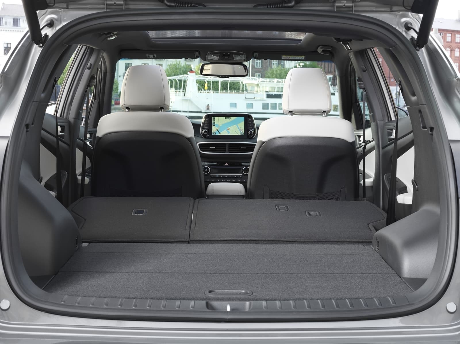 Capacidad y acabados del maletero del Hyundai Tucson.