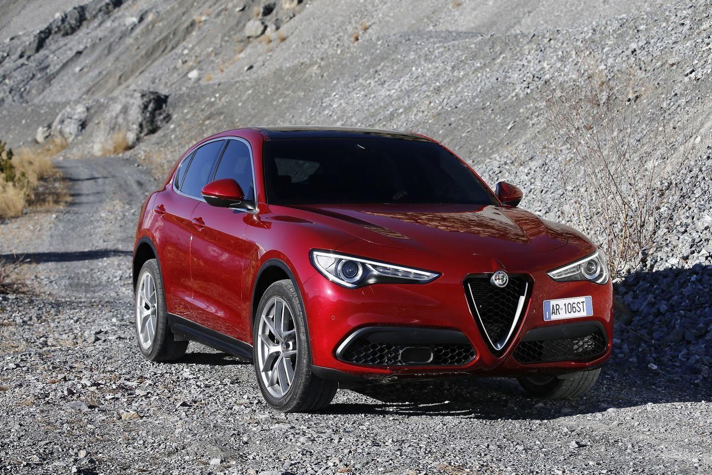 alfa-romeo-stelvio-galeria-fotos-102.jpg