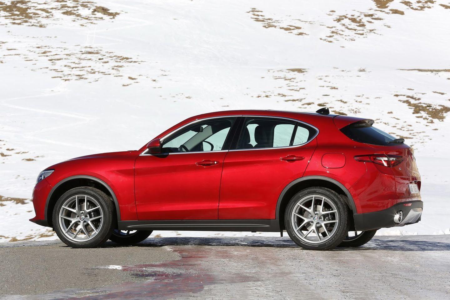 alfa-romeo-stelvio-galeria-fotos-92.jpg