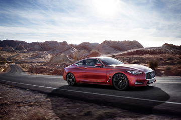 Silueta dinámica y frontal agresivo del Infiniti Q60