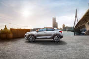 kia-stonic-2017-06-180x120.jpg