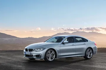 Vista lateral que muestra el dinamismo y diseño de la Serie 4.