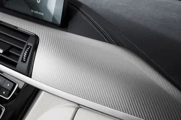 Consola central con acabados en fibra de carbono del BMW Serie 4.