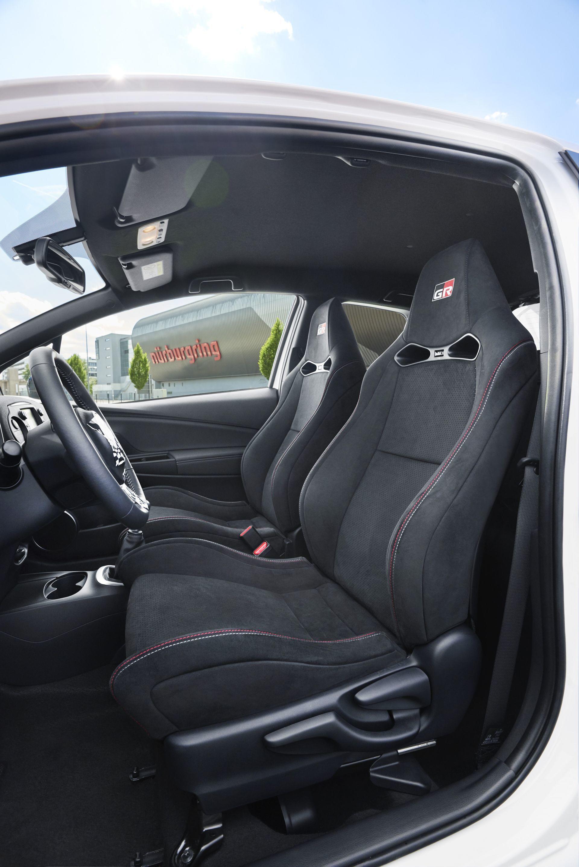 toyota-yaris-grmn-2018-24.jpg