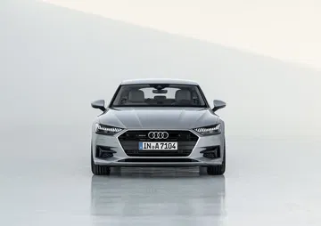Fascia delantera del Audi A7 Sportback con diseño moderno y distintivo.
