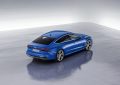 Vista dinámica de la trasera y lateral del Audi A7 Sportback en color azul.