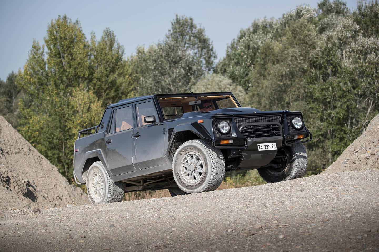 lamborghini-lm002-14.jpg