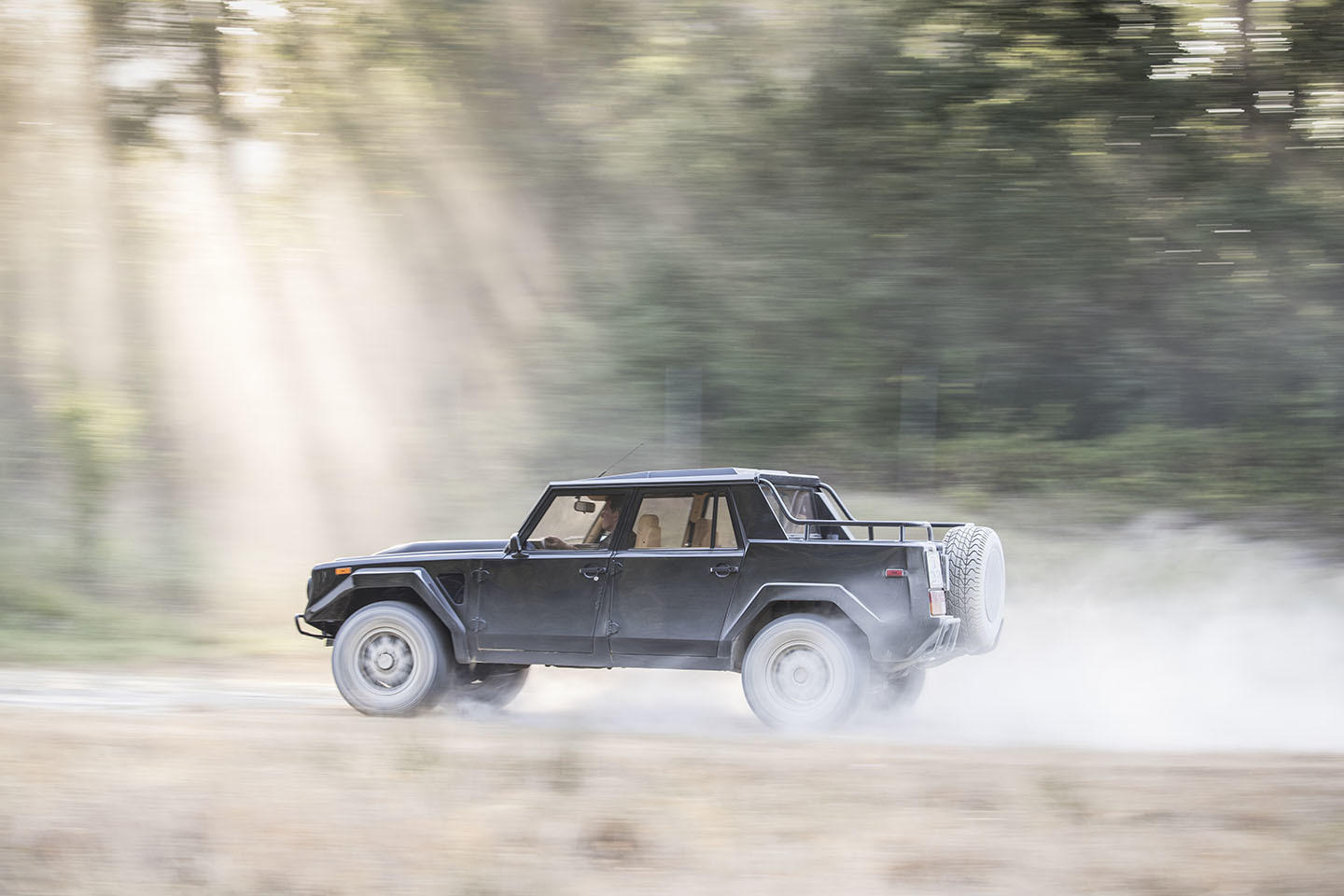 lamborghini-lm002-17.jpg