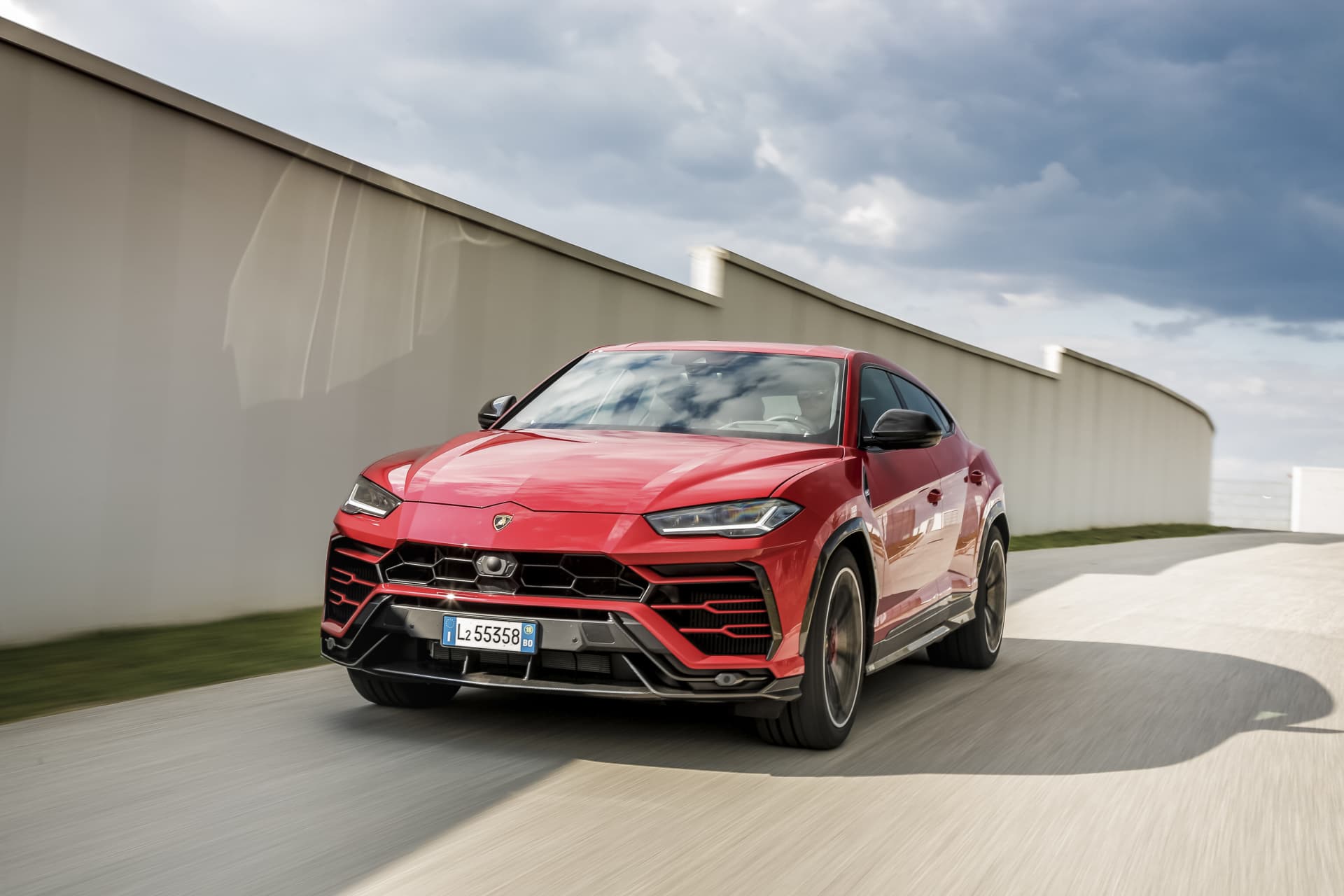 Lamborghini Urus 125