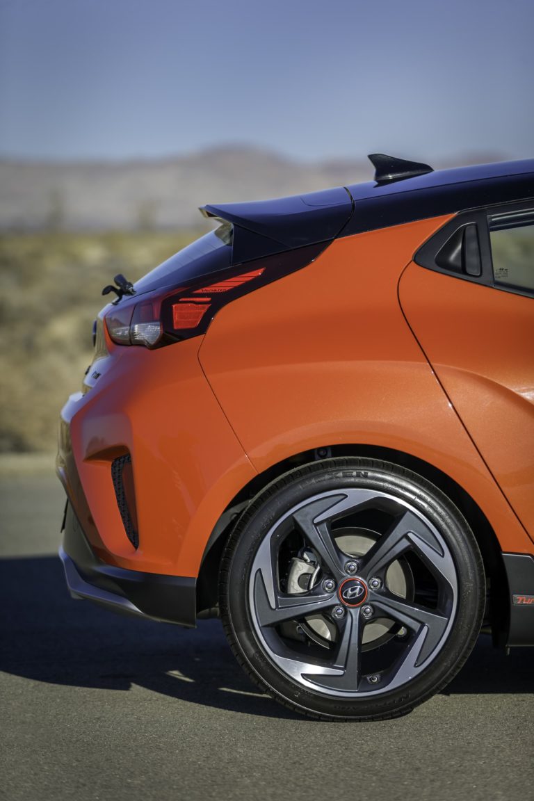 30943-2019VelosterTurbo thumbnail thumbnail
