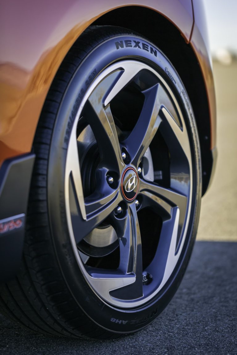 30973-2019VelosterTurbo thumbnail thumbnail