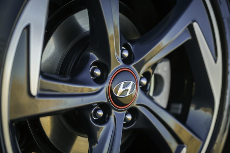 30974-2019VelosterTurbo thumbnail thumbnail