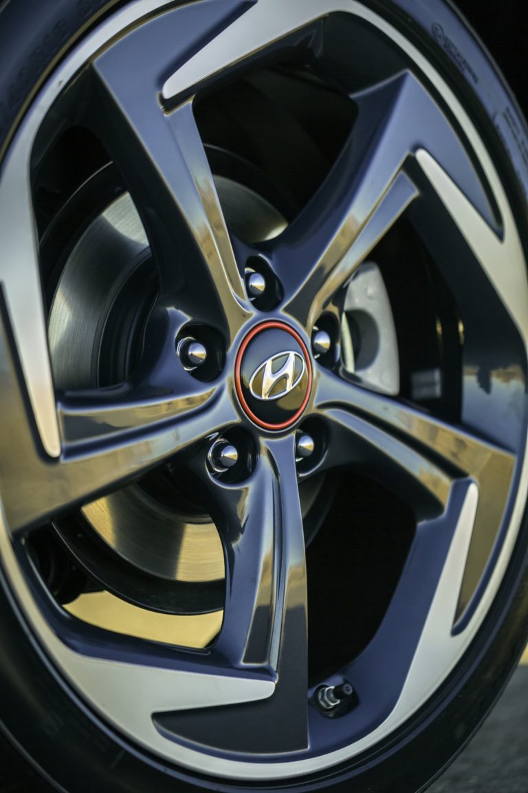 30975-2019VelosterTurbo thumbnail thumbnail