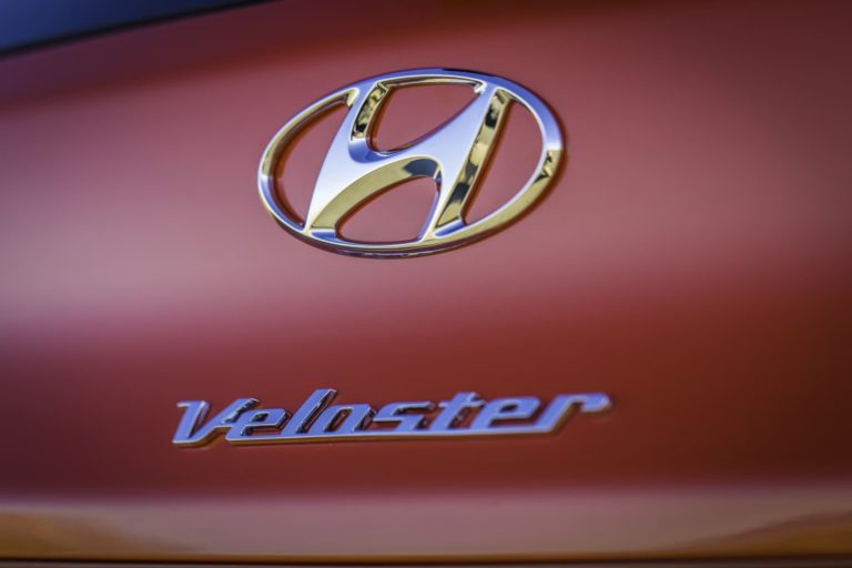 30976-2019VelosterTurbo thumbnail thumbnail