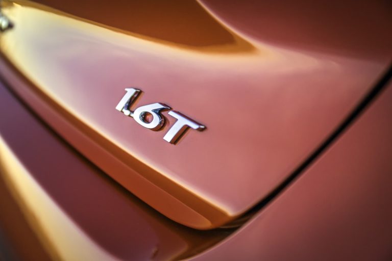 30982-2019VelosterTurbo thumbnail thumbnail