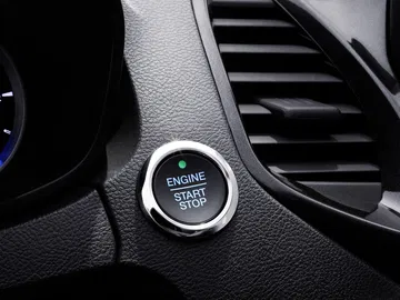 Botón de arranque del Ford Ka, muestra la transición a sistemas más modernos.