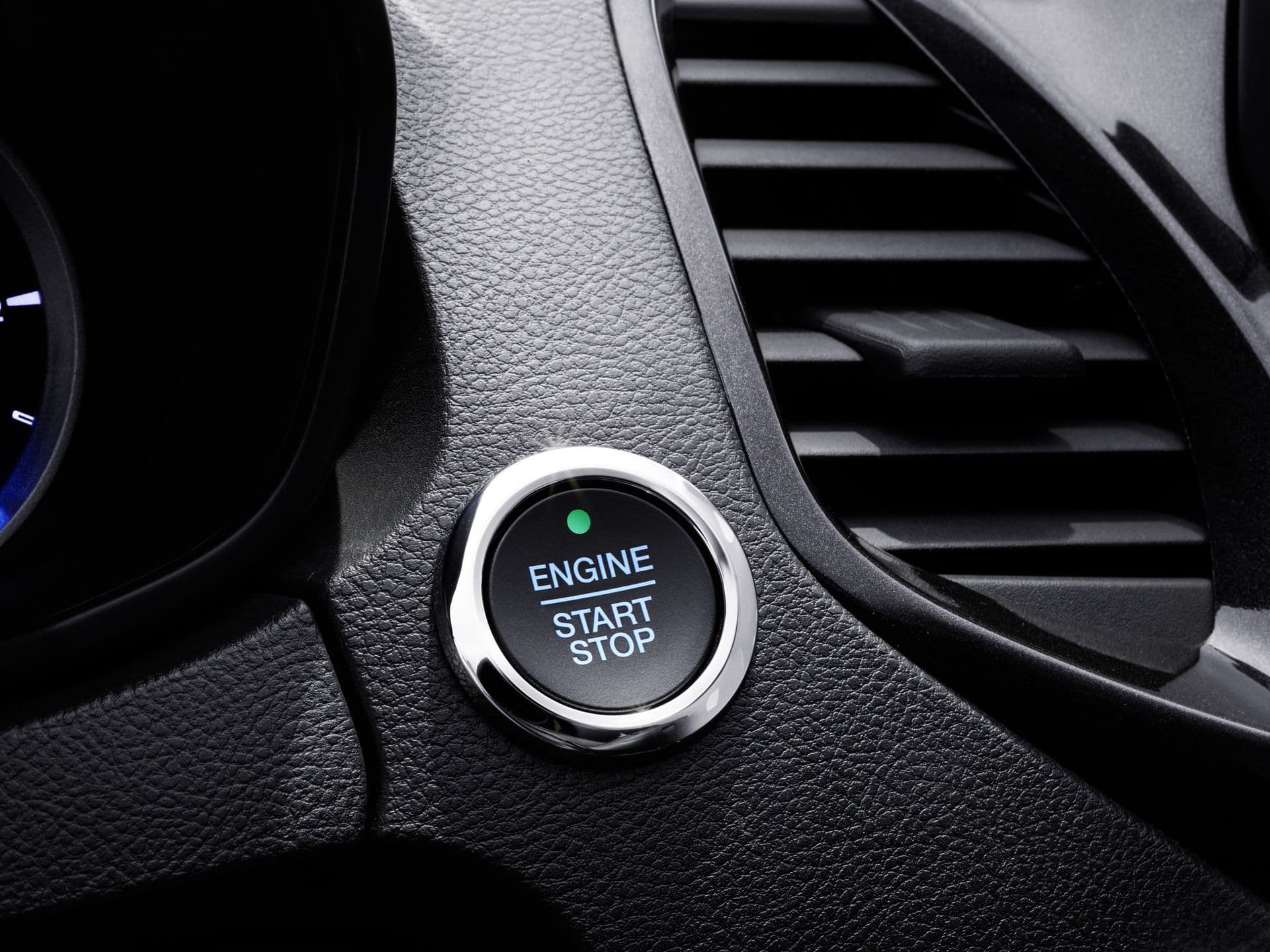 Botón de arranque del Ford Ka, muestra la transición a sistemas más modernos.