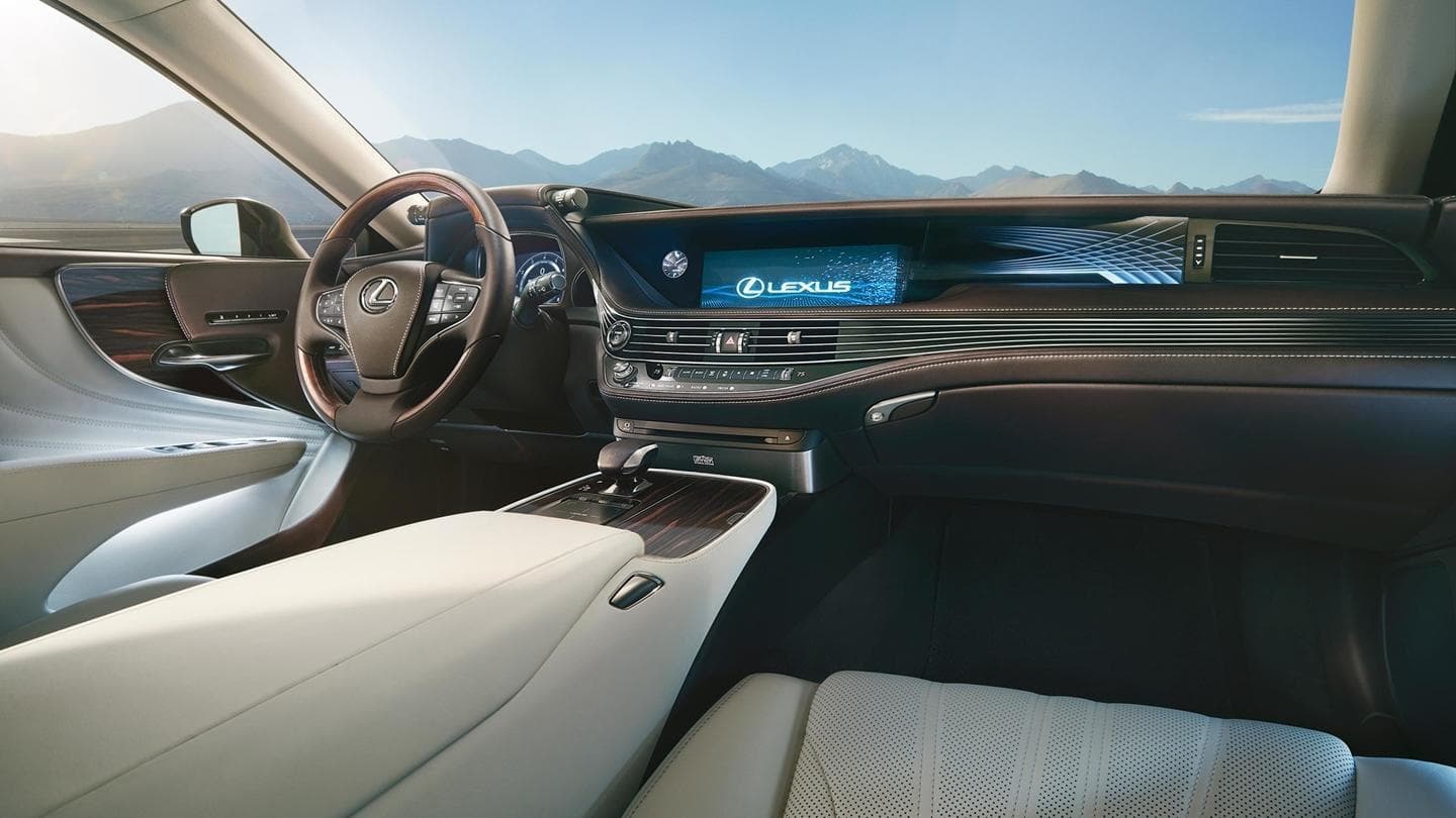 Lexus LS 500h interior