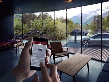 Vista lateral del Jaguar I-PACE destacando su diseño aerodinámico