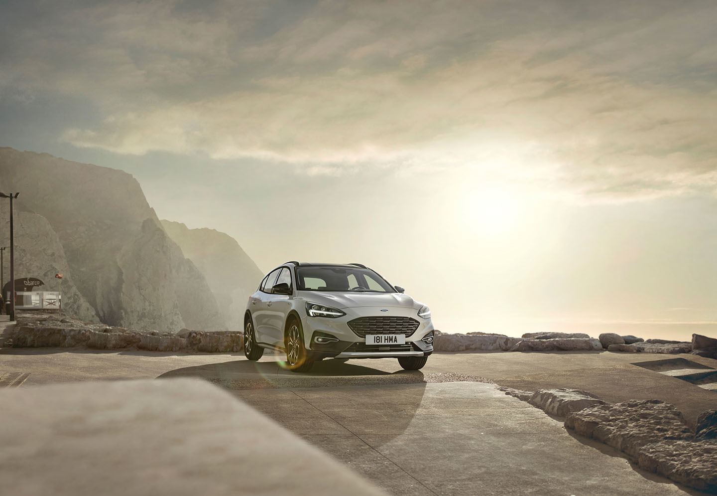 Ford Focus Active 2018 02