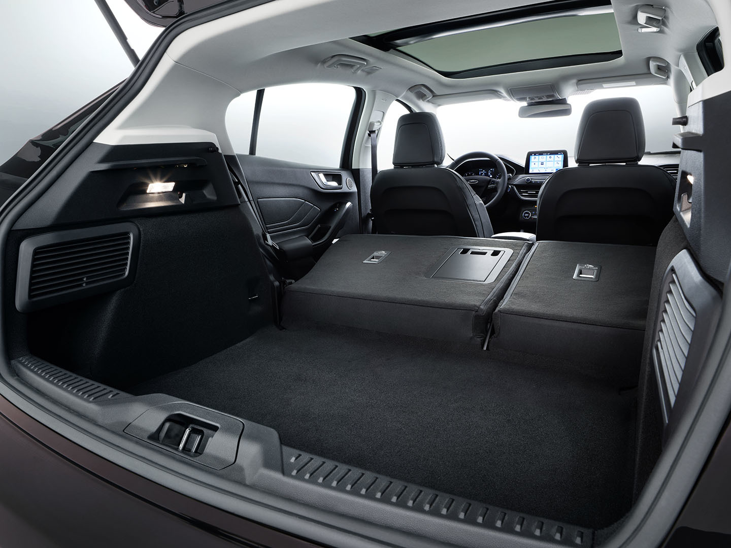 Ford Focus Vignale 2018 28