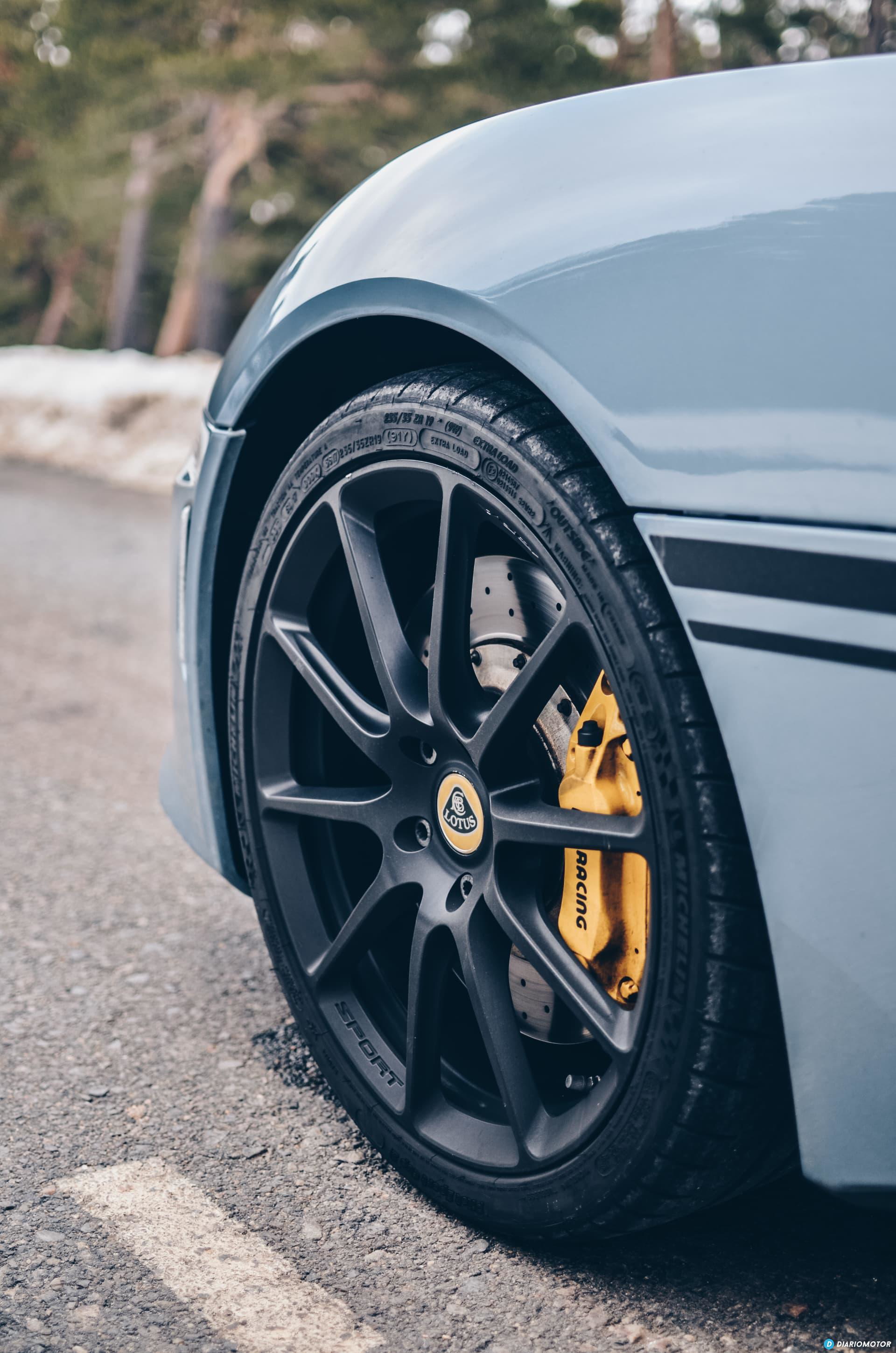 Lotus Evora 32