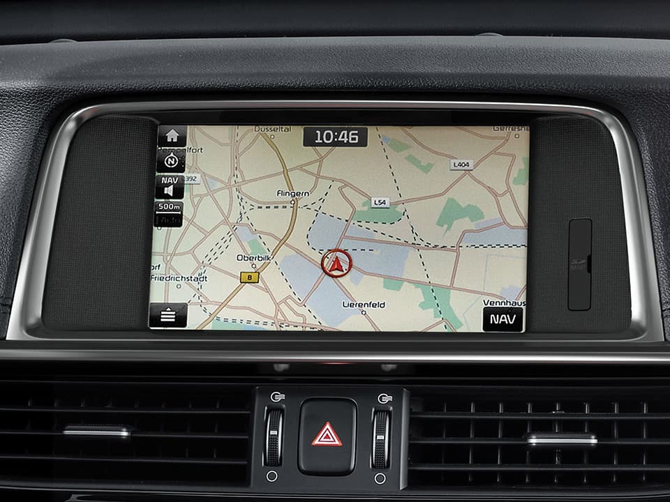 Pantalla con sistema de navegación del Kia Optima PHEV.