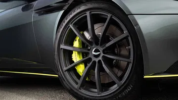 Aston Martin Db11 Amr 2018 017