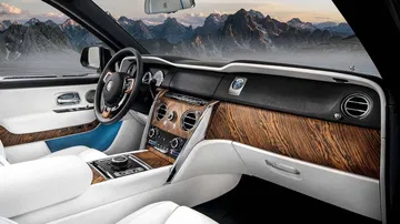 Rolls Royce Cullinan 0518 024