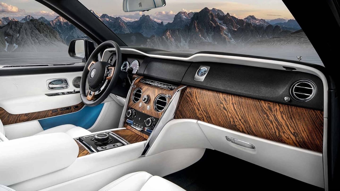 Rolls Royce Cullinan 0518 024