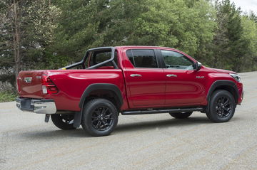 Toyota Hilux Invincible 3