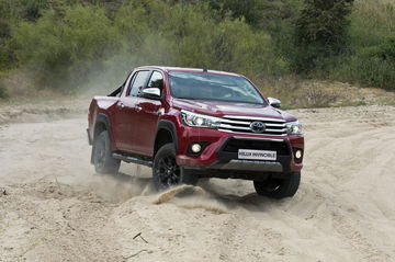 Toyota Hilux Invincible 6