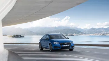 Audi A4 2018 14