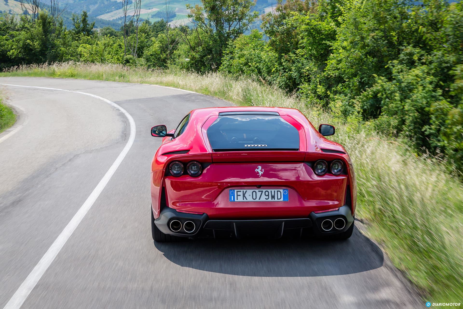 Ferrari 812 Superfast Exterior 00007