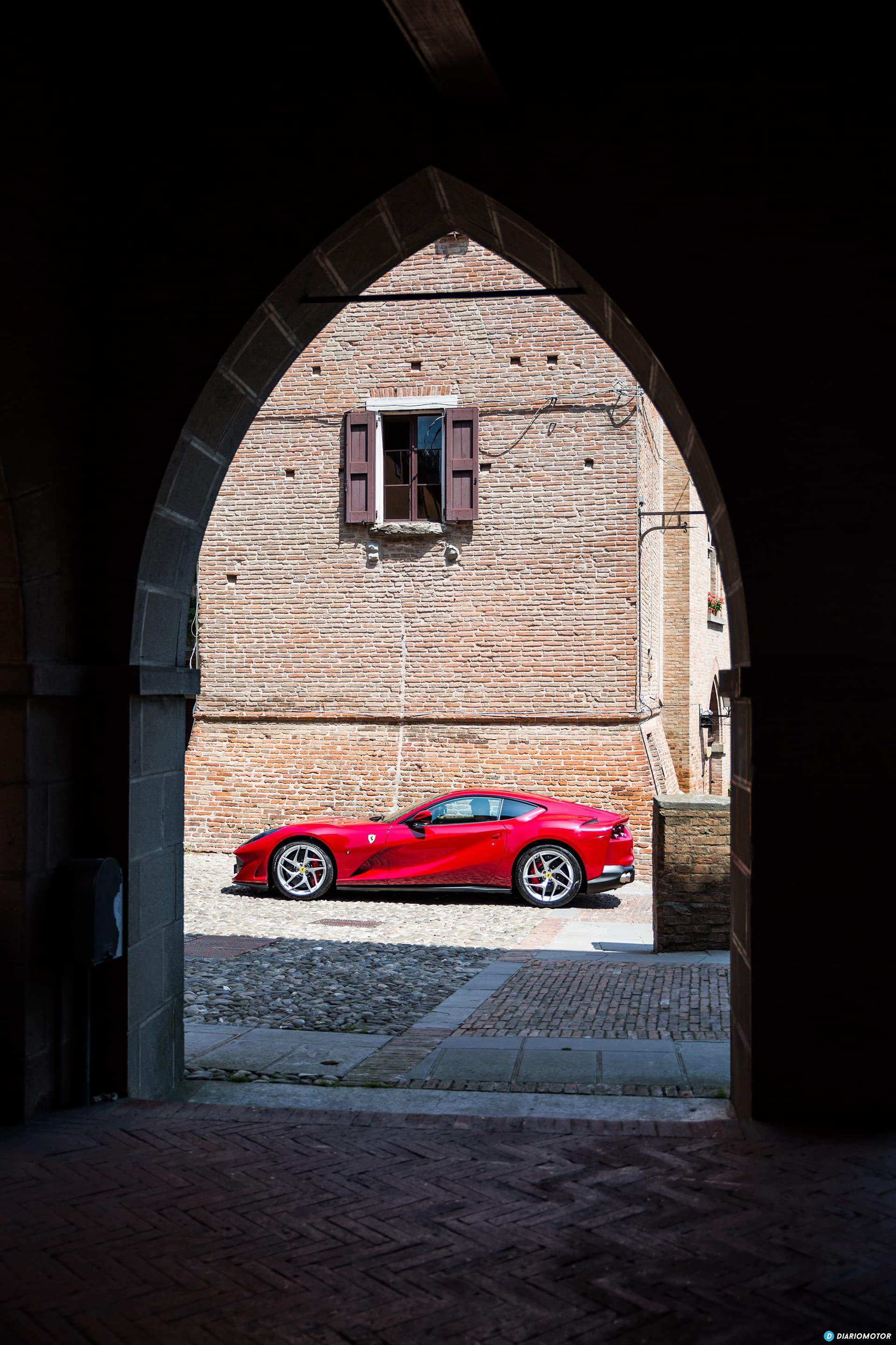 Ferrari 812 Superfast Exterior 00025