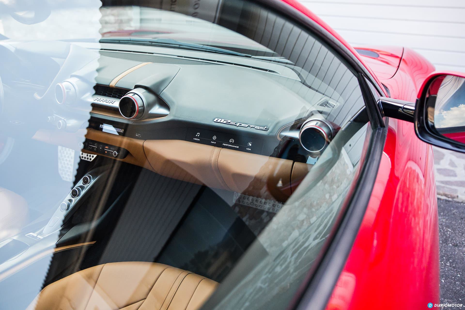 Ferrari 812 Superfast Interior 00004