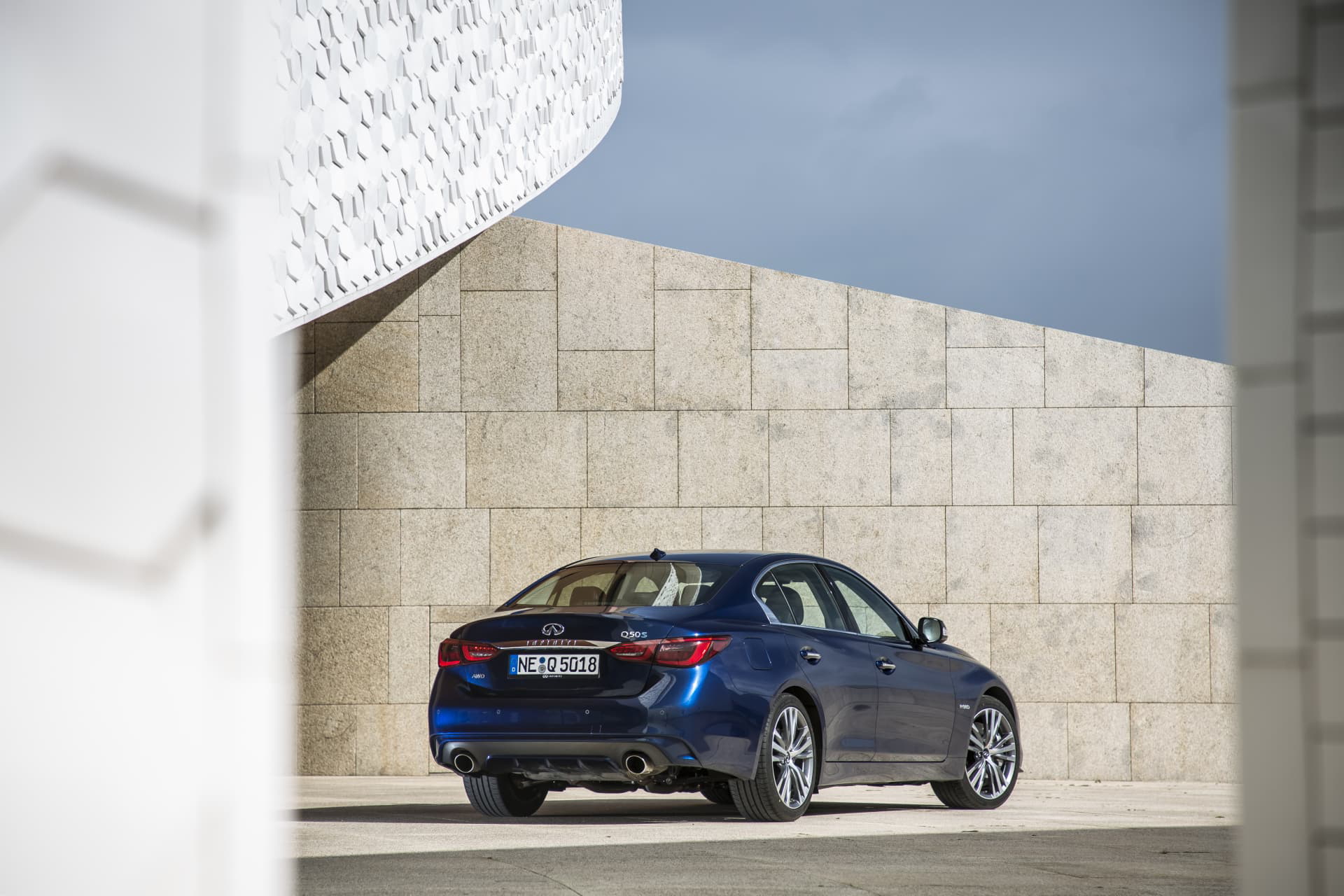 Infiniti Q50 Hibrido 16