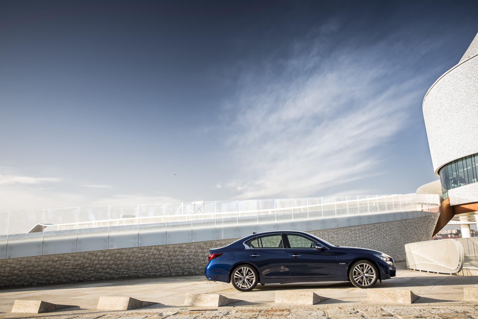 Infiniti Q50 Hibrido 18